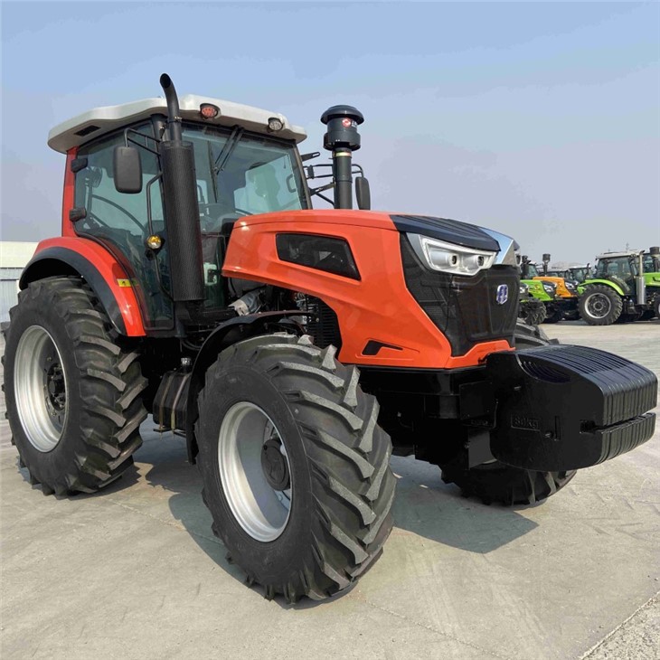 220 HORSE POWER 4 WHEEL DRIVE GEOMETRY BRAND TRACTOR