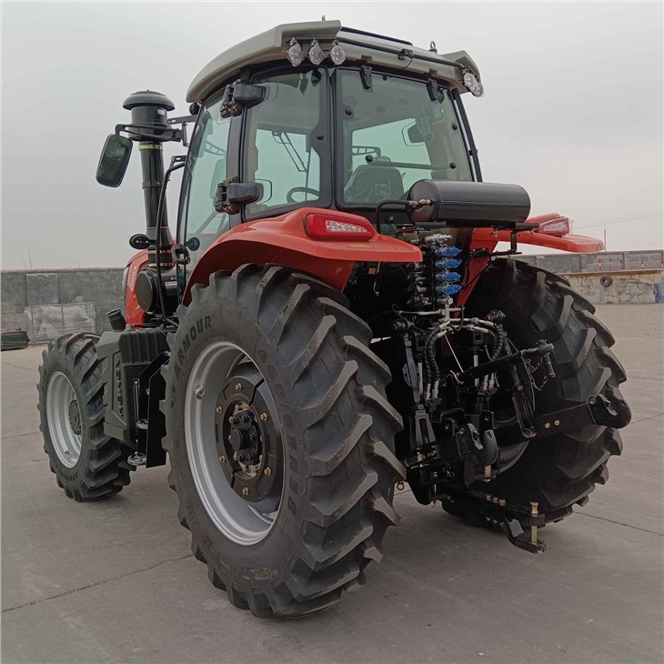 GEOMETRY BRAND 200 HORSE POWER 4 WHEEL DRIVE TRACTOR