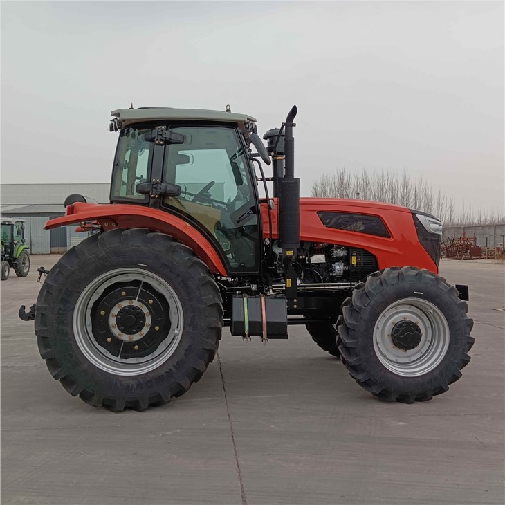 GEOMETRY BRAND 200 HORSE POWER 4 WHEEL DRIVE TRACTOR