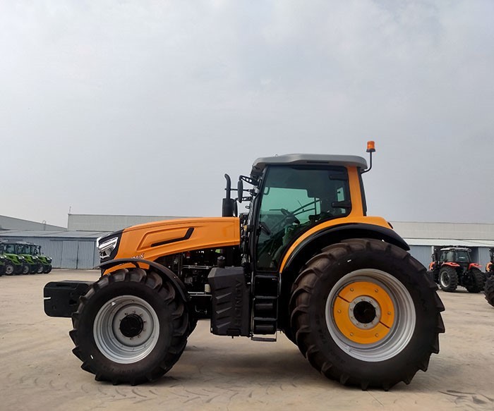 SADIN AOMOH SD2604-K 260HP Heavy-Duty Agricultural Tractor 4x4 For Sale